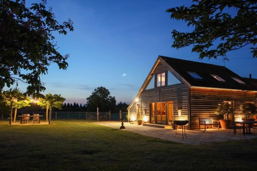 Moonlight Barn Villa Ascot  Buitenkant foto