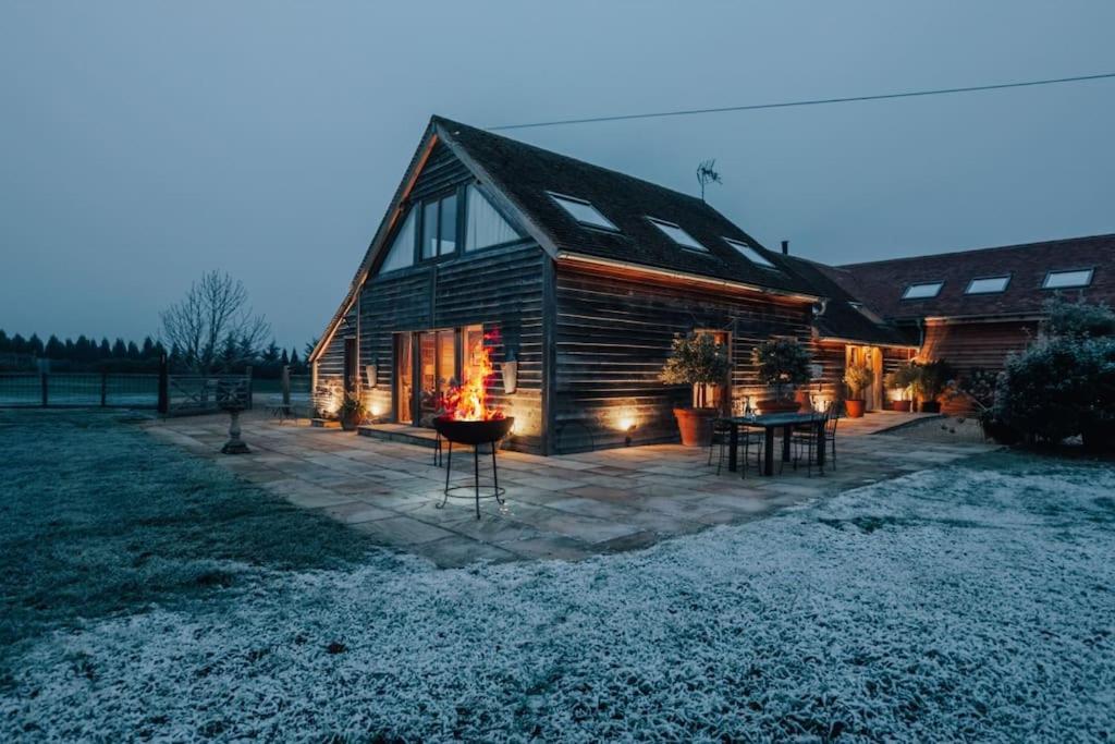 Moonlight Barn Villa Ascot  Buitenkant foto